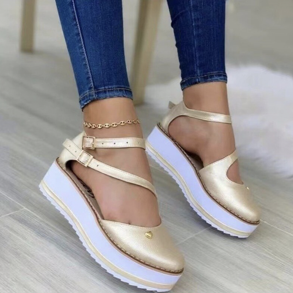 LP | wedge sandals-chic