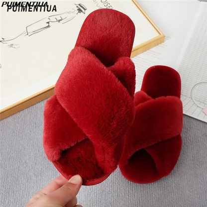 Fluffy slippers for women