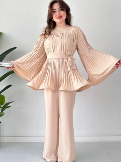 Antonia - Pleated and flared top and pants