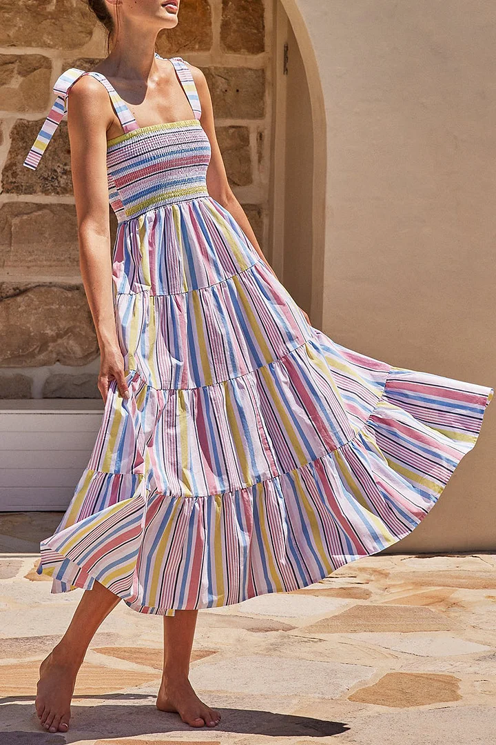 LP | Printed dresses with thin straps and urban fashion patches.