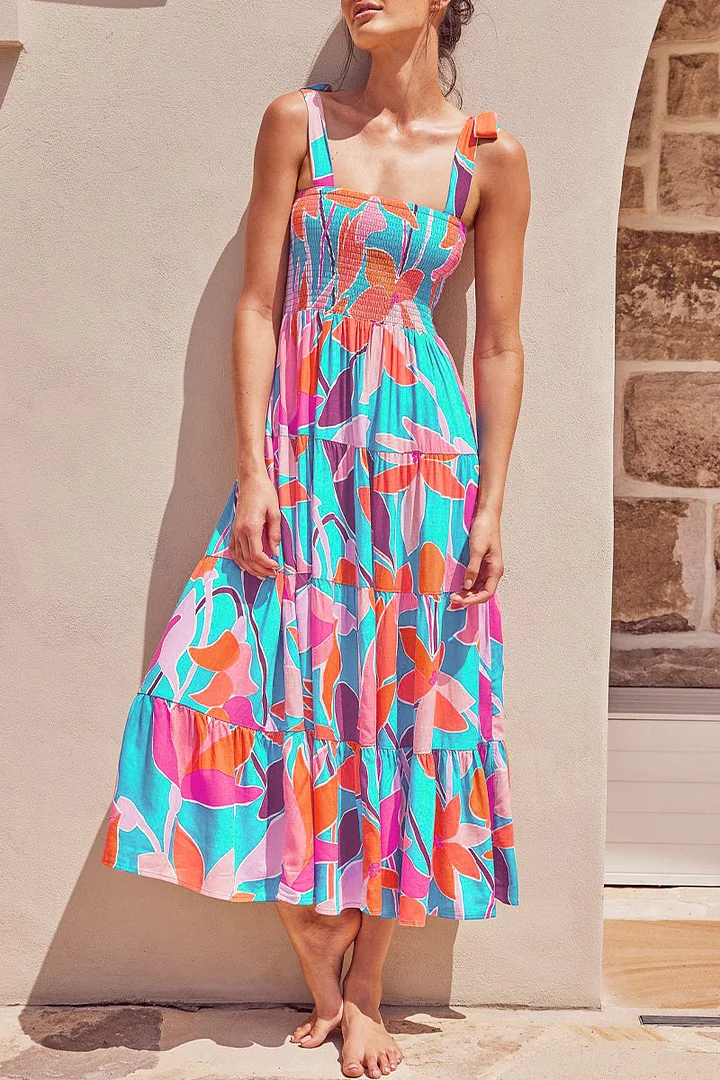 LP | Printed dresses with thin straps and urban fashion patches.