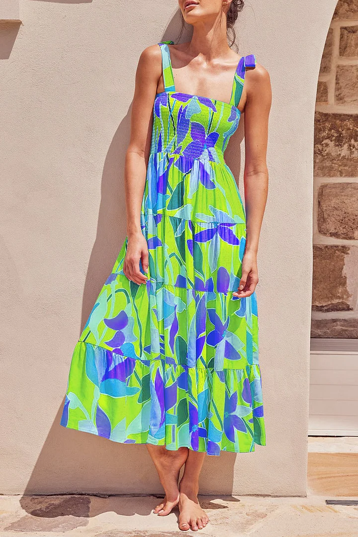 LP | Printed dresses with thin straps and urban fashion patches.
