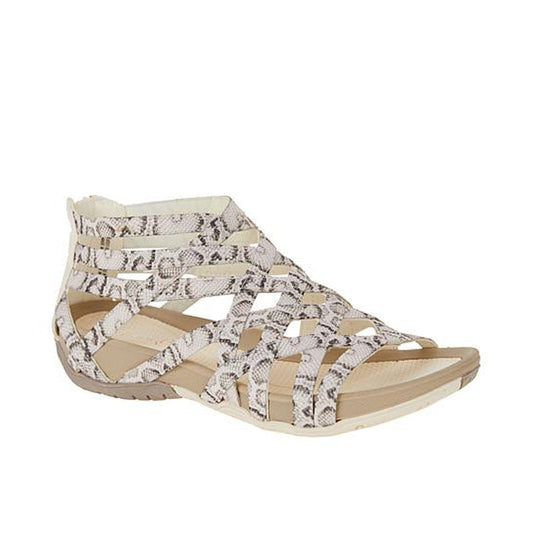 LP | Heidi Roman sandals for fashionable summer looks