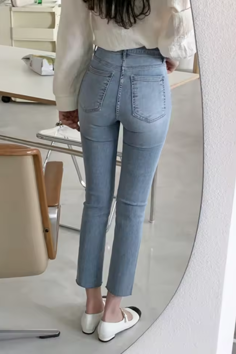 Lila | Women's Light Blue Straight-Leg Jeans