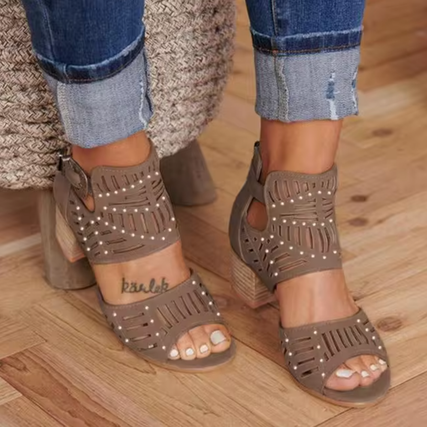 LP | Sandals with heel and hem-to-heel