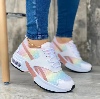 LP | Simple and elegant generic sneakers