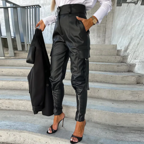 Sporty cargo pants for ladies