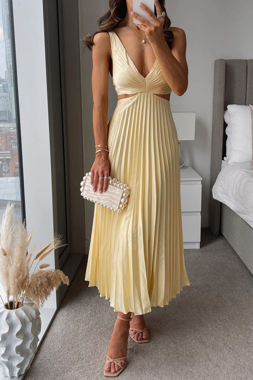 Maxi dress with pleats