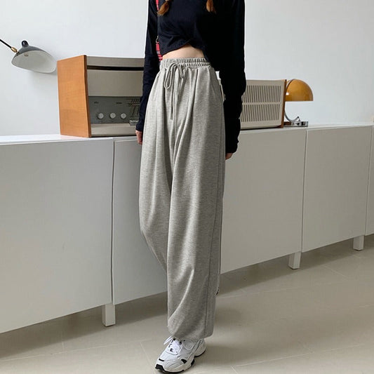 Loose sweatpants