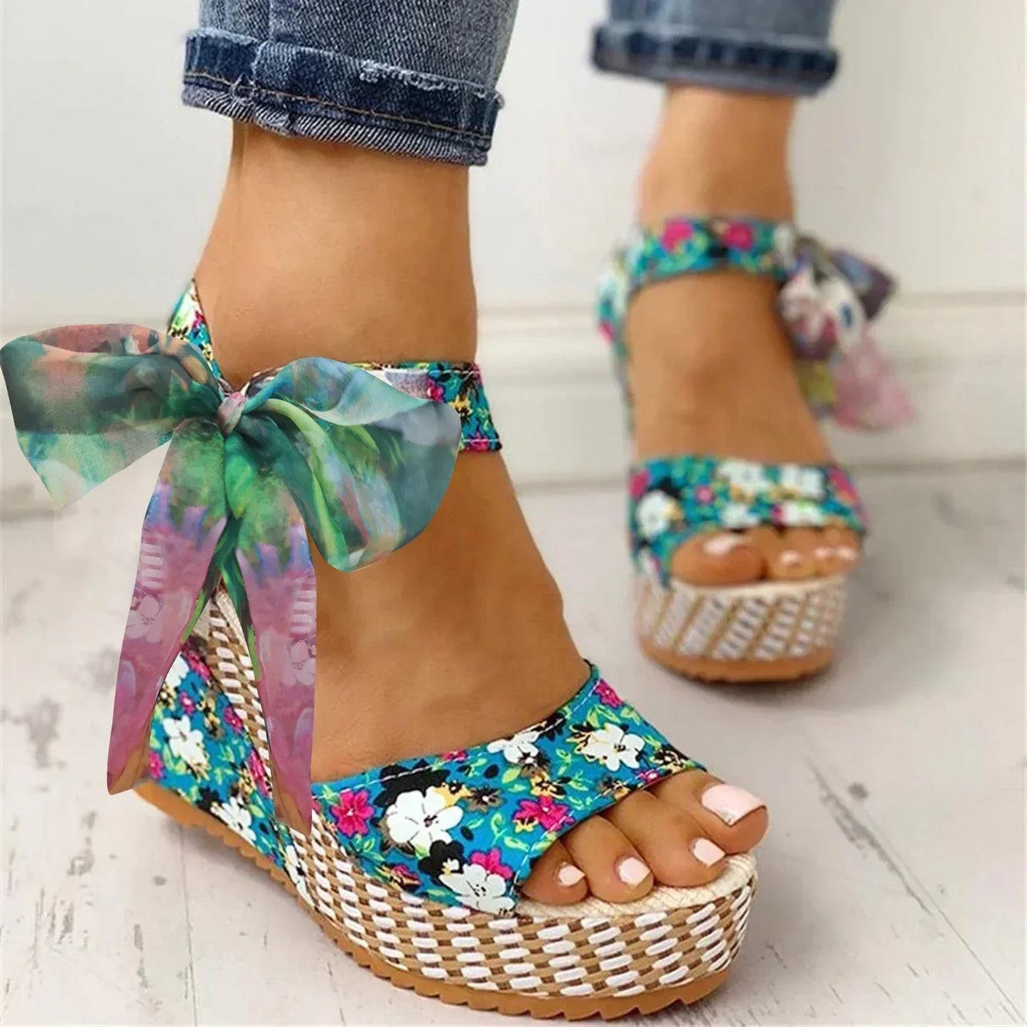 Ana® | Sandals with wedge heel and floral motif