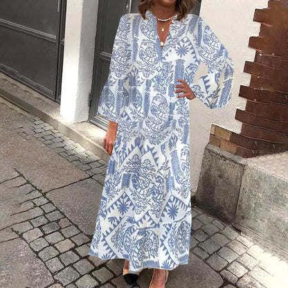 Maxi dress with floral pattern and long sleeves