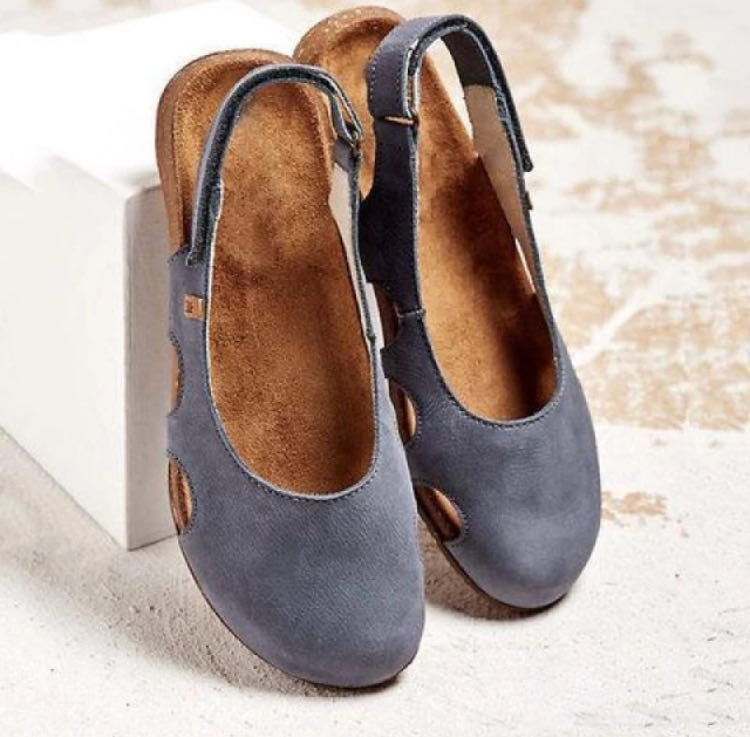 Cm | Strappy sandals