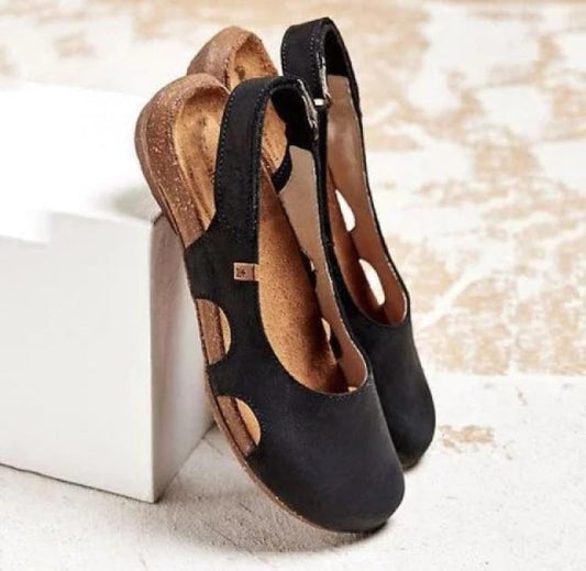 Cm | Strappy sandals