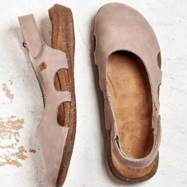 Cm | Strappy sandals