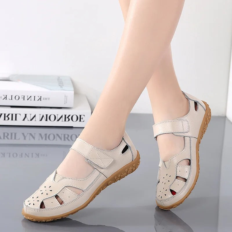 LP | Modern-and-comfortable sandals with closed toe
