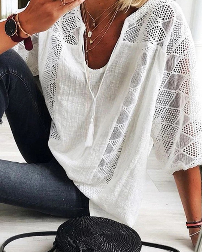 LP | Elegant top with U-neck and lace