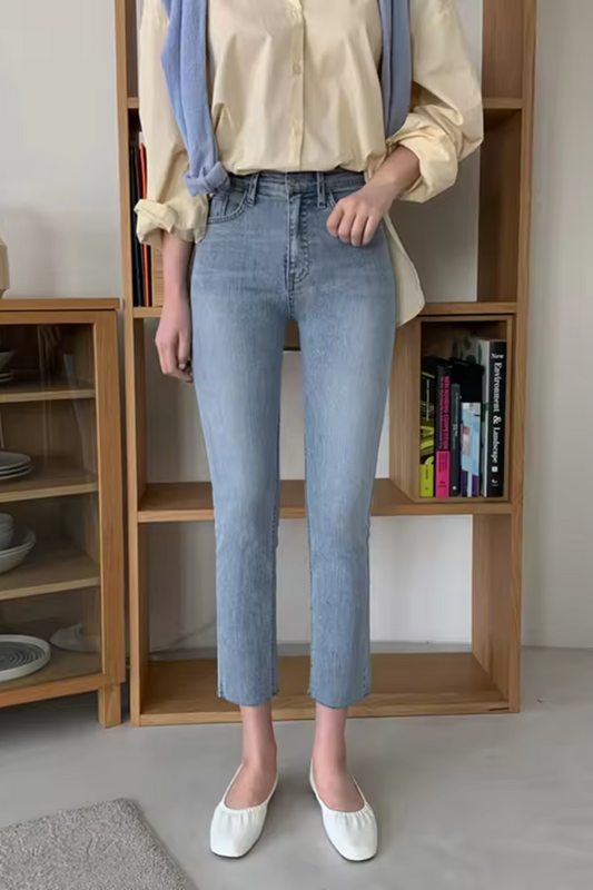 Lila | Women's Light Blue Straight-Leg Jeans