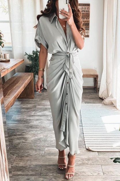 LP | Beautiful satin dress with buttons and veil