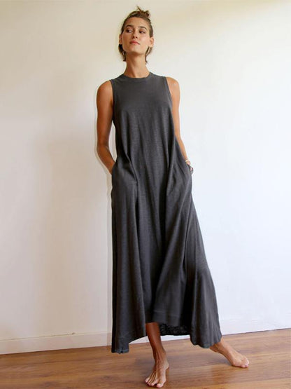 LP | Maxi sleeveless dress with simple round neckline