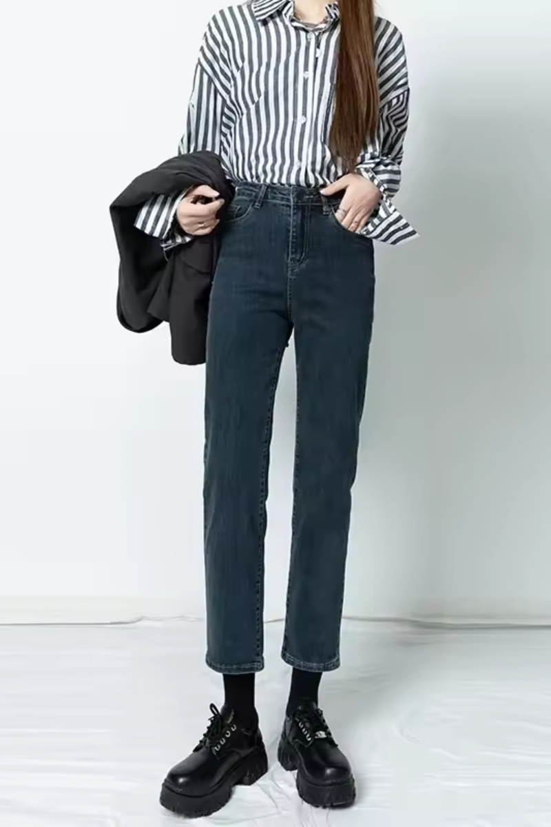 Clara | Women's Vintage Mid-Waist Jeans