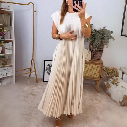 Light and elegant pleated dress