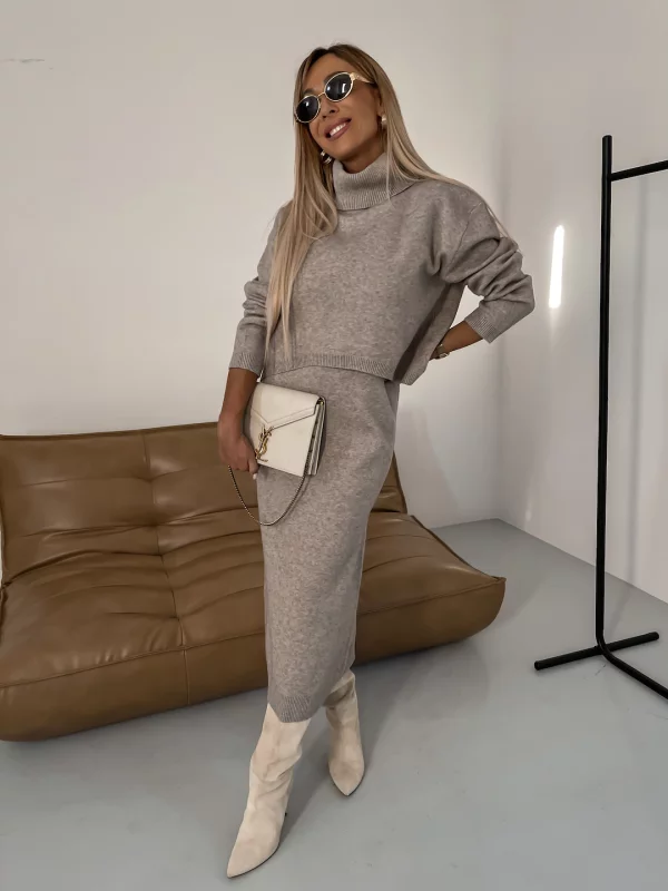 LP | Classic and elegant winter blouse
