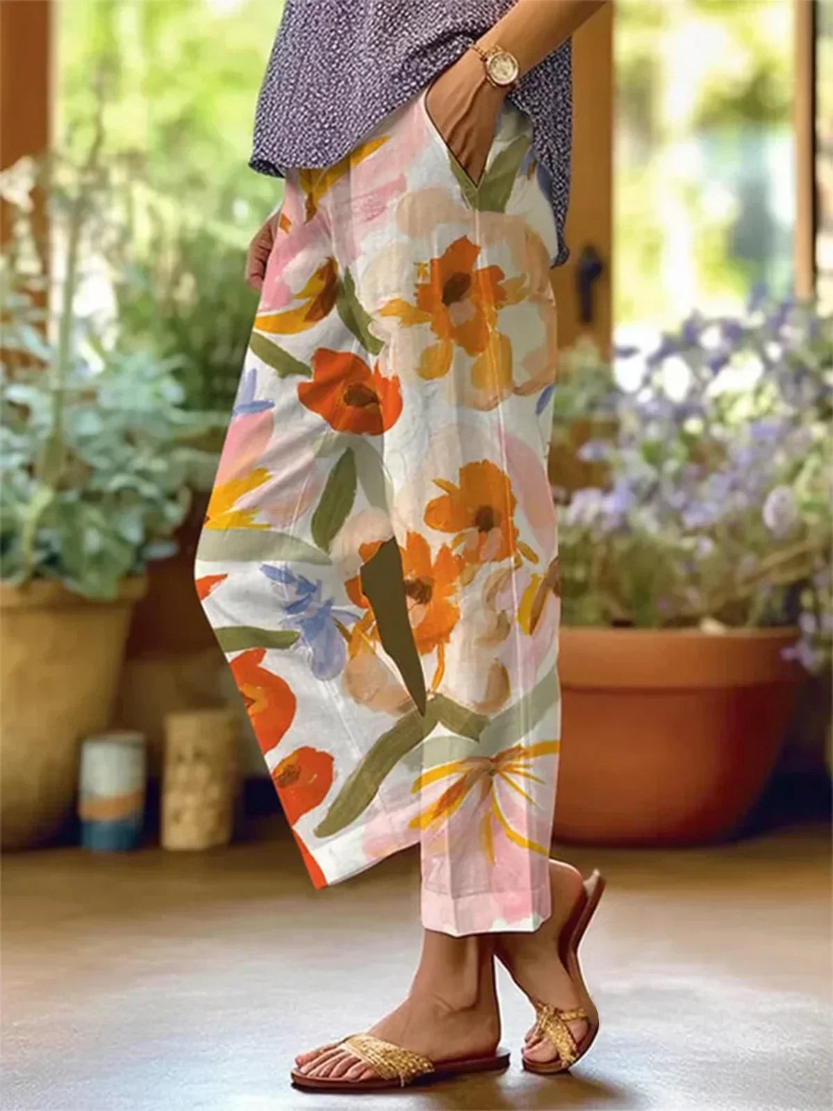Women's pants with floral design