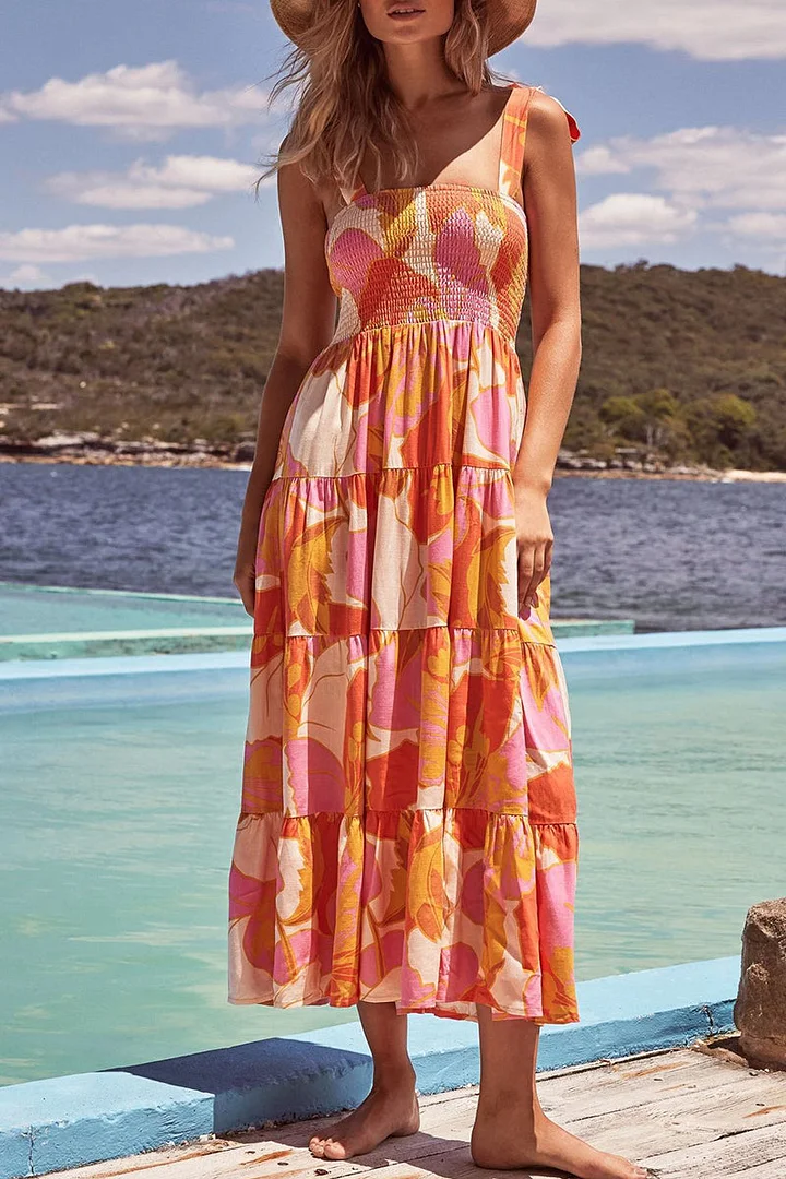 LP | Printed dresses with thin straps and urban fashion patches.
