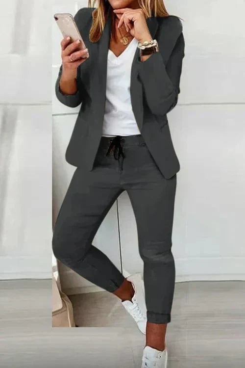 Long-sleeved blazer and pants
