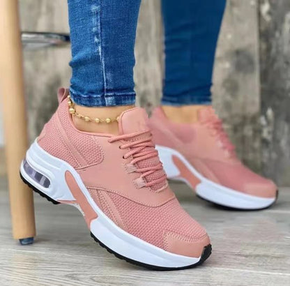 LP | Simple and elegant generic sneakers