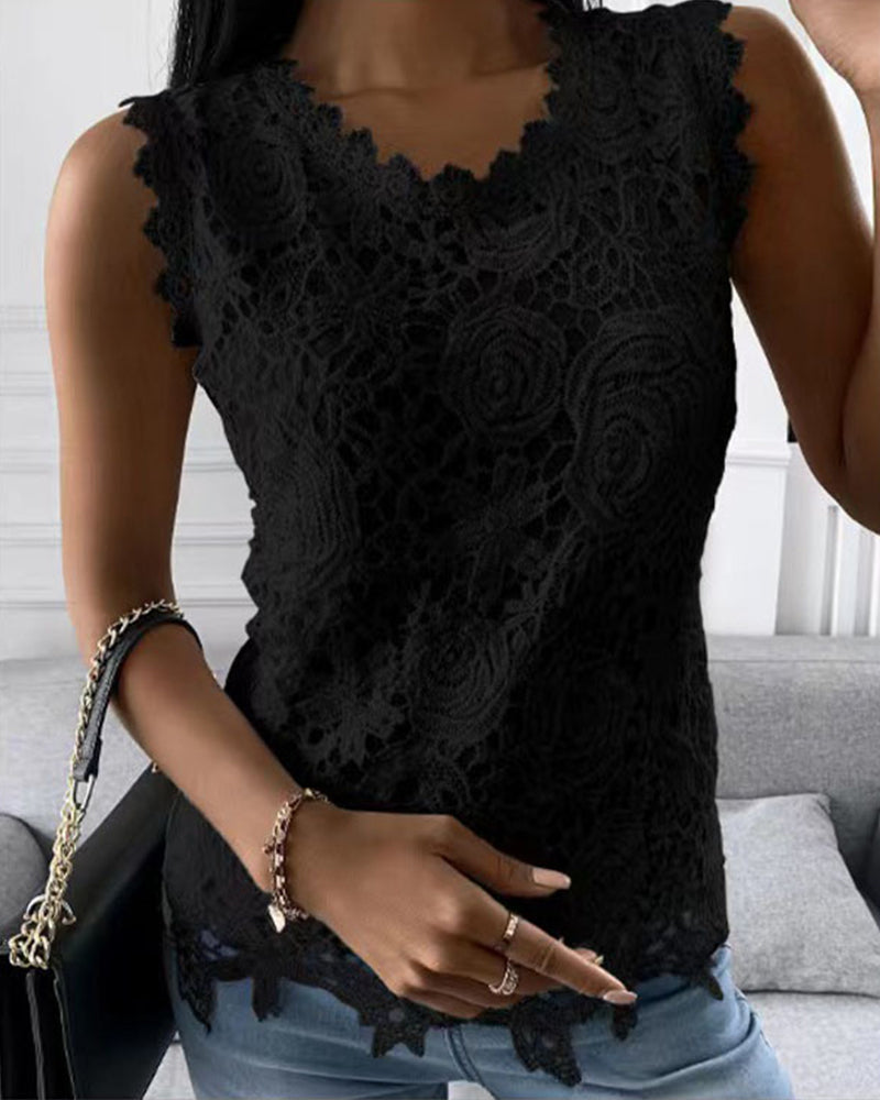 LP | Sleek and simple tank top with lace