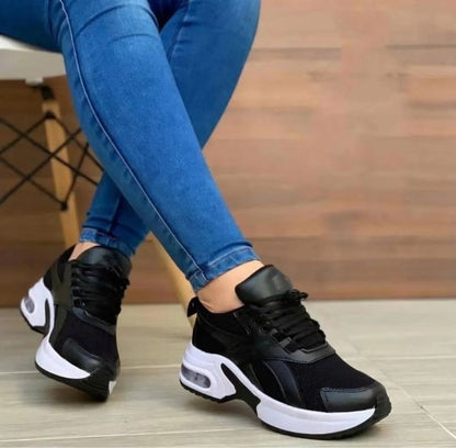 LP | Simple and elegant generic sneakers