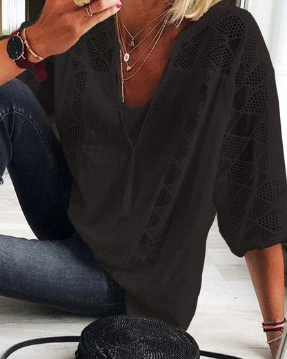 LP | Elegant top with U-neck and lace