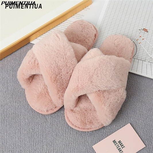 Fluffy slippers for women