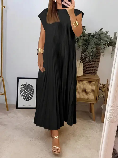 Sophisticated light dress with pleats