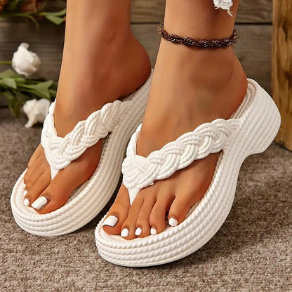 LP | Elegant women's platform sandals in black and white