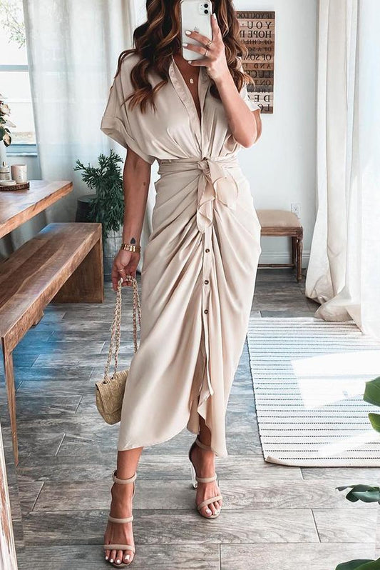 LP | Beautiful satin dress with buttons and veil