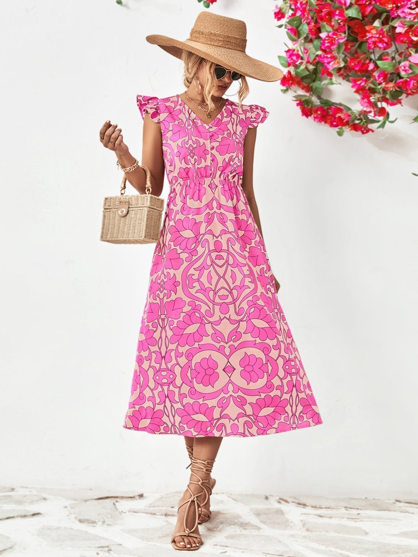 LP | Short-sleeved floral v-neck dress.