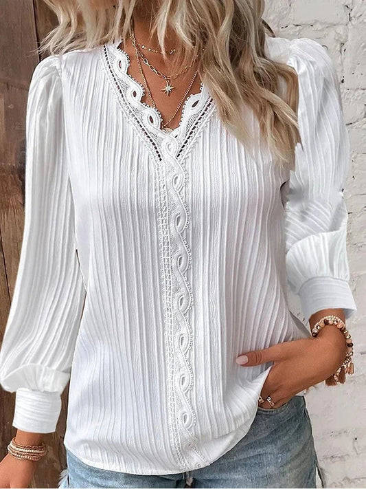 LP | Lightweight blouse with lace details