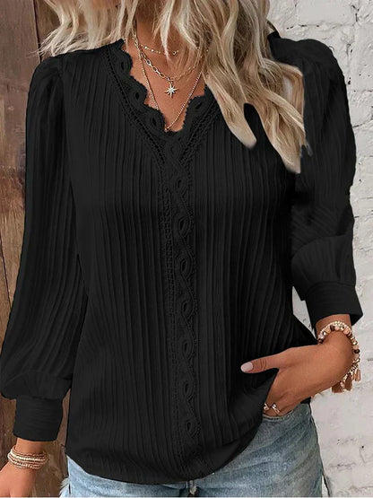 LP | Lightweight blouse with lace details