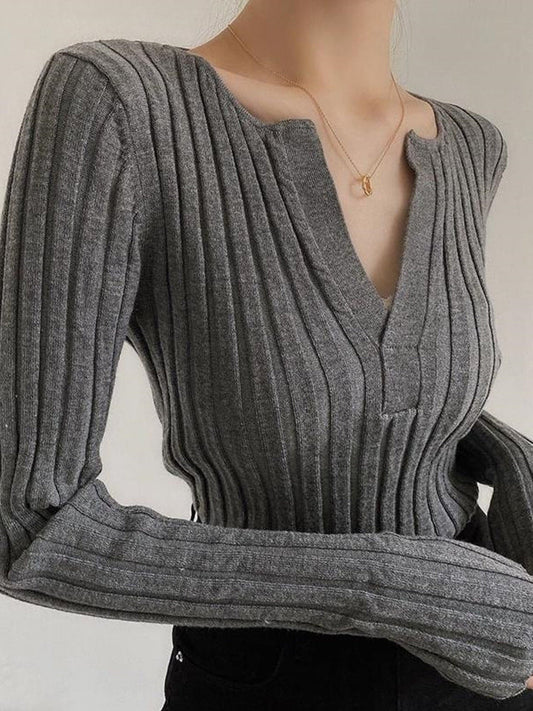Comfortable women's V-neck knit tank top