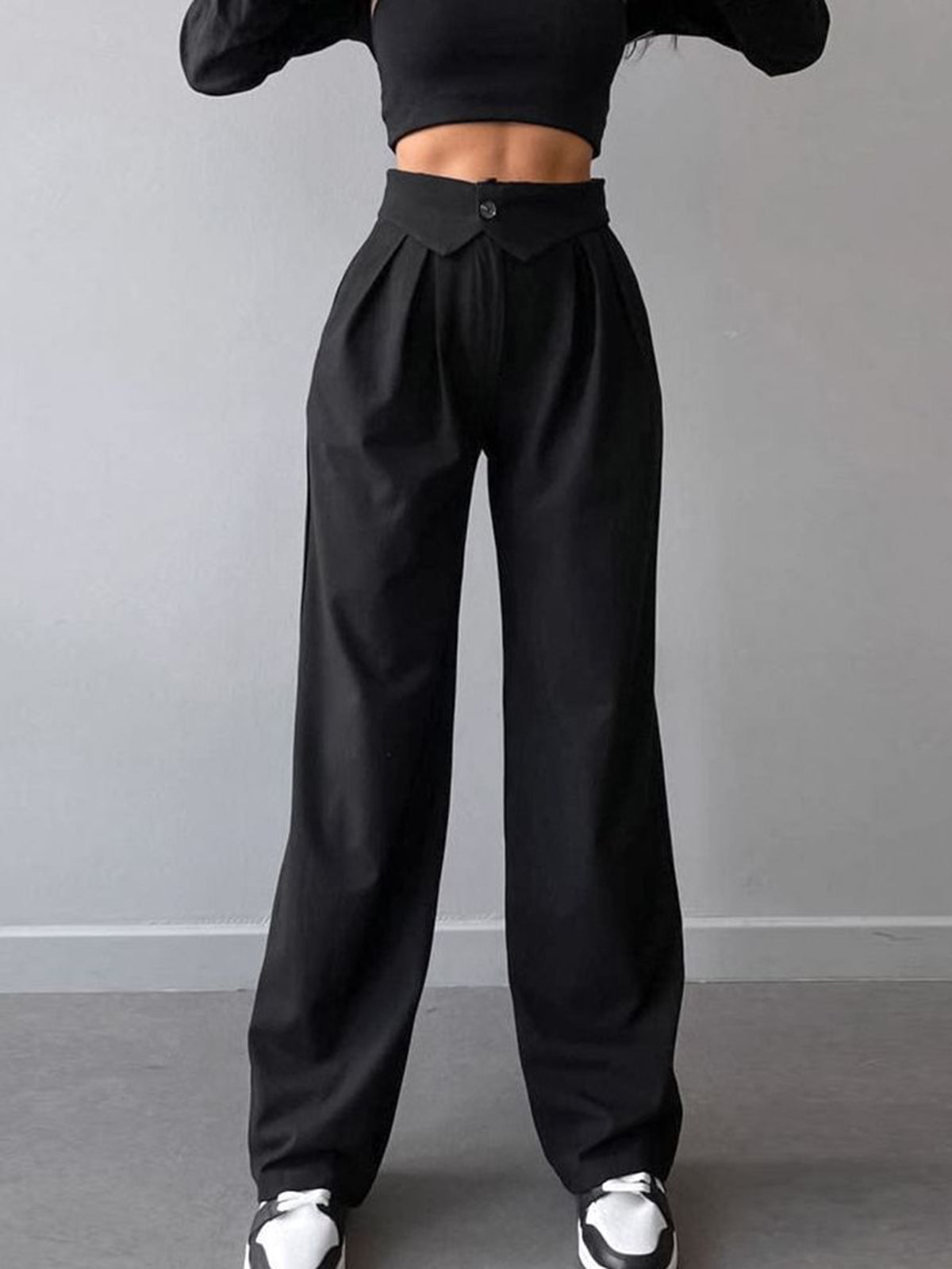 Trendy ankle-colored pants for women