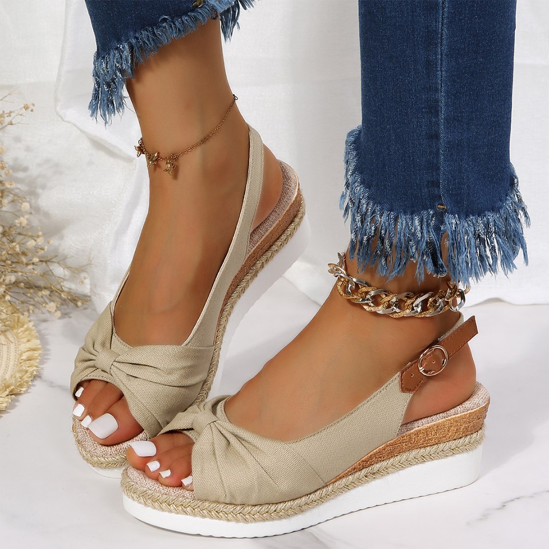 LP | chic and versatile generic sandals