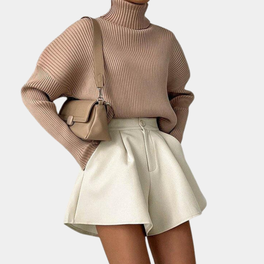 Khuja - Elegant shorts for women