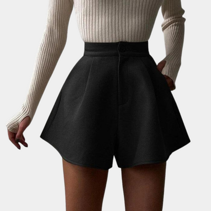 Khuja - Elegant shorts for women