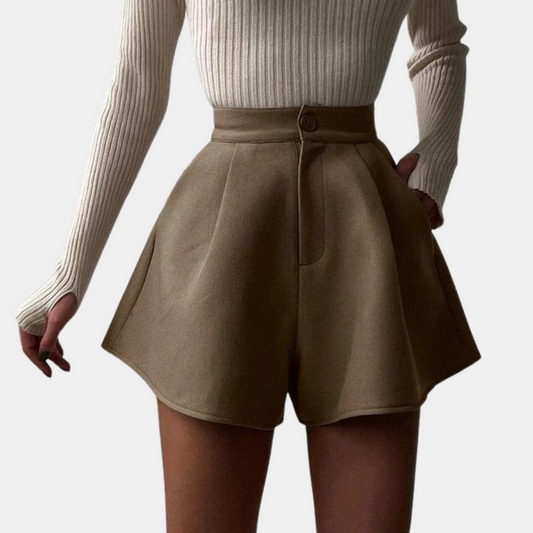 Khuja - Elegant shorts for women