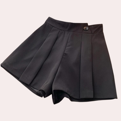 Klaras - Elegant wide-leg shorts for women