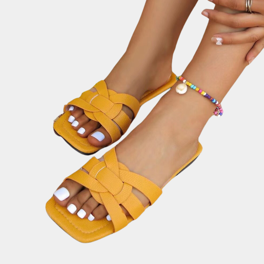 LP | Chic and versatile generic sandals