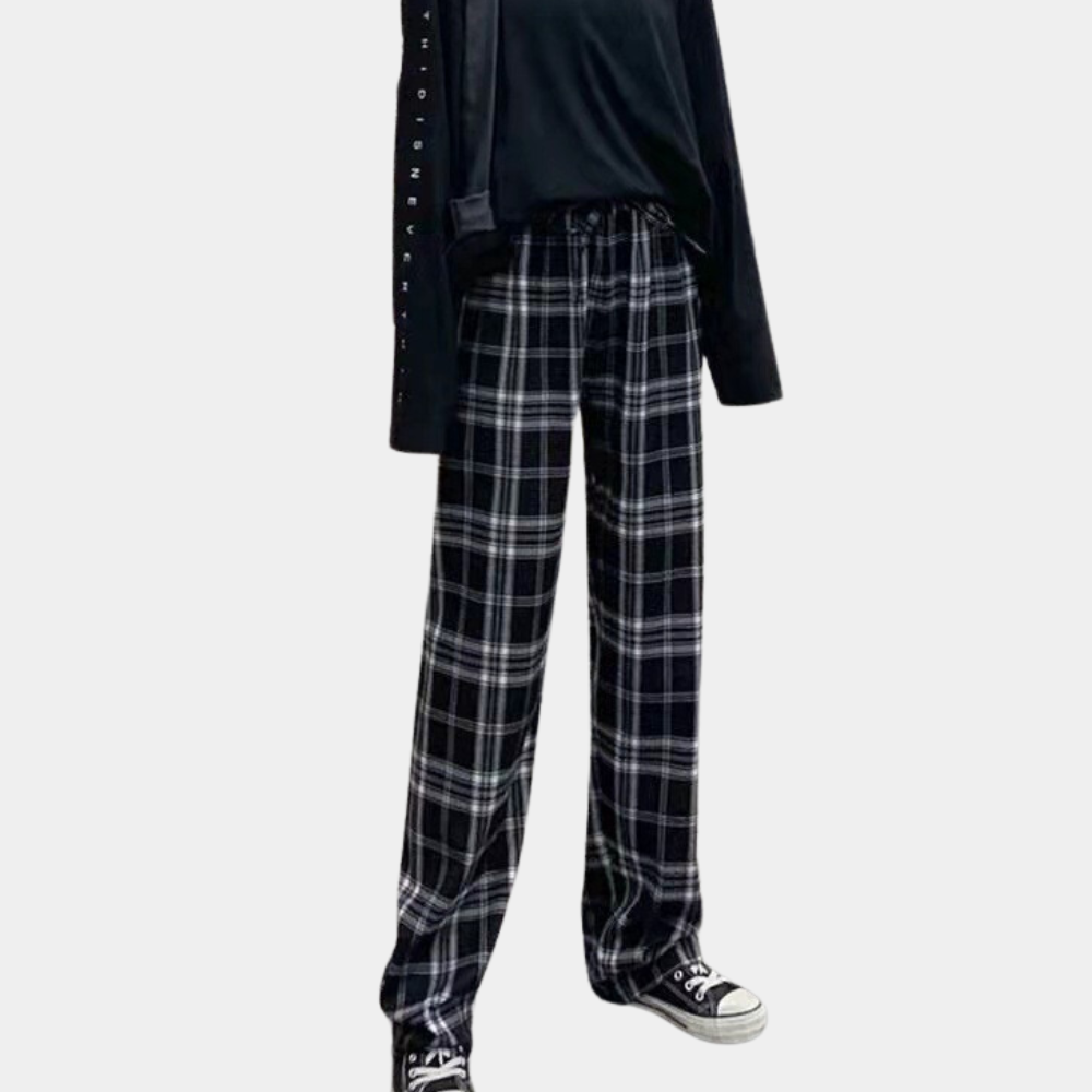Modern plaid pants for ladies