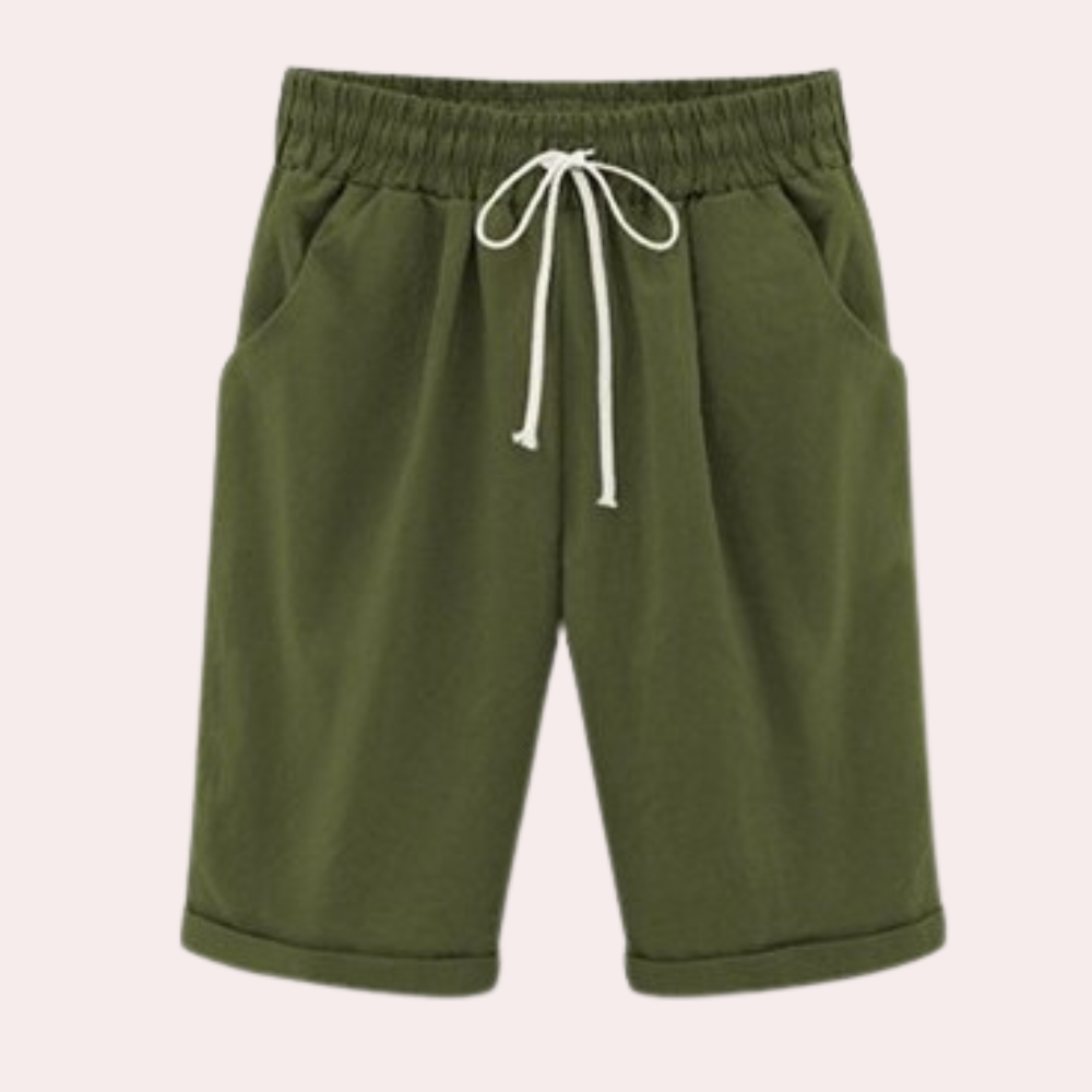 Xenia - Essential casual shorts for women